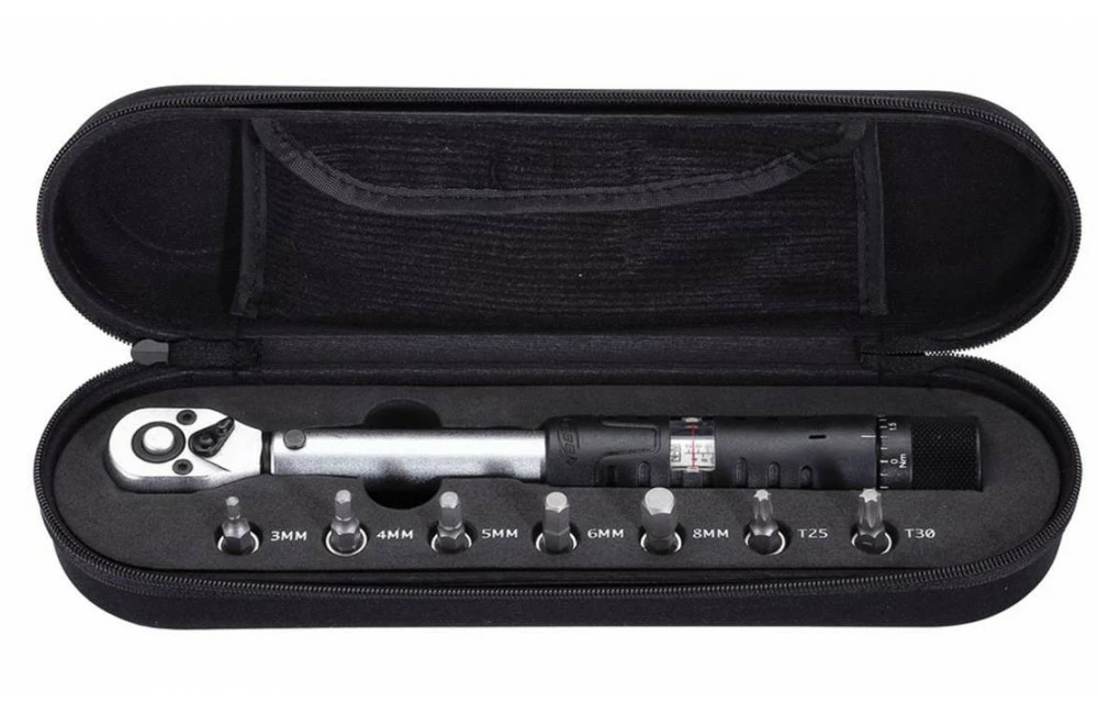 Clé Dynamométrique BBB Avec 7 Douilles 1 Clé Dynamométrique BBB Avec 7 Douilles